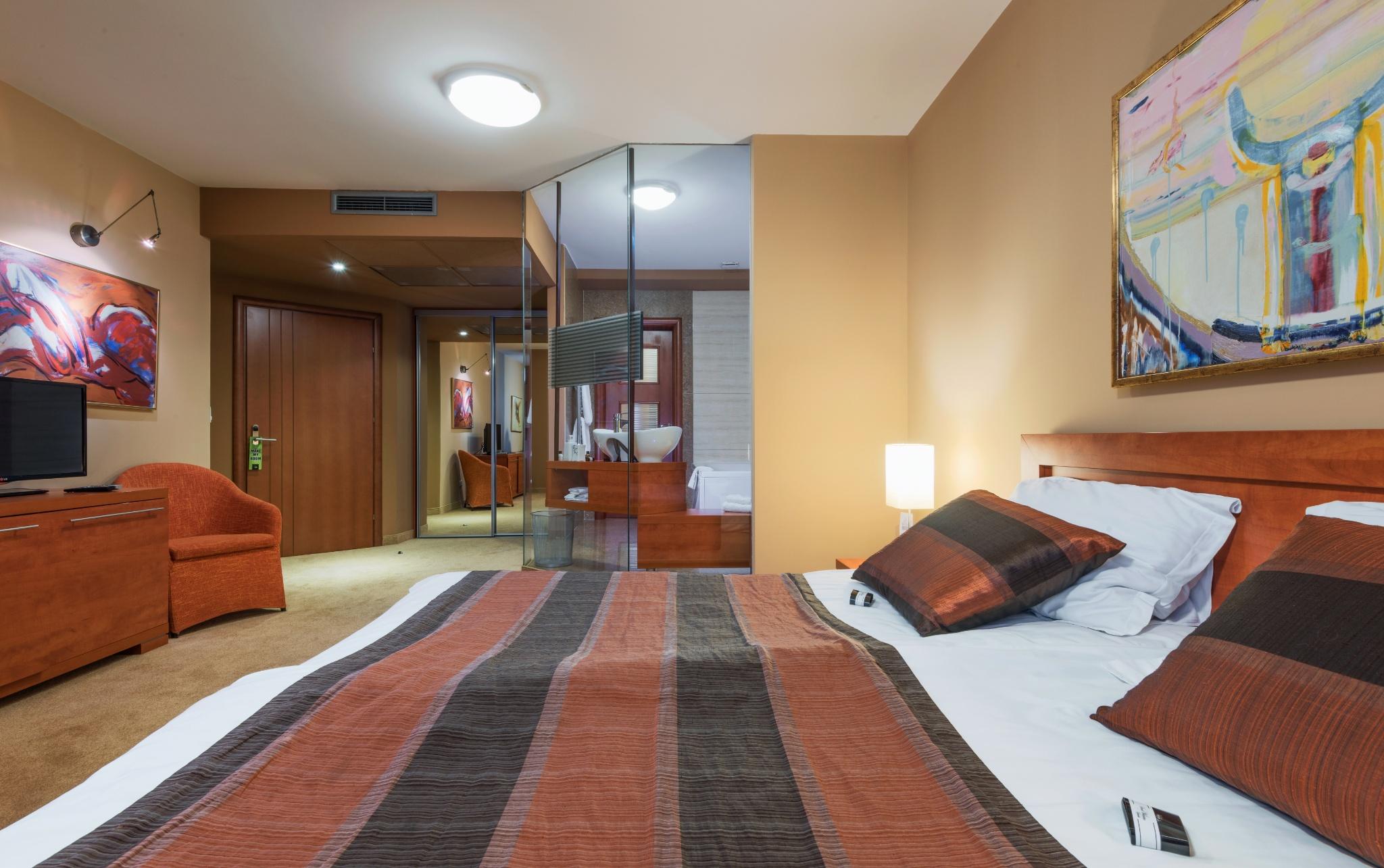 Hotel Arka Скоп'є Екстер'єр фото A room at the hotel
