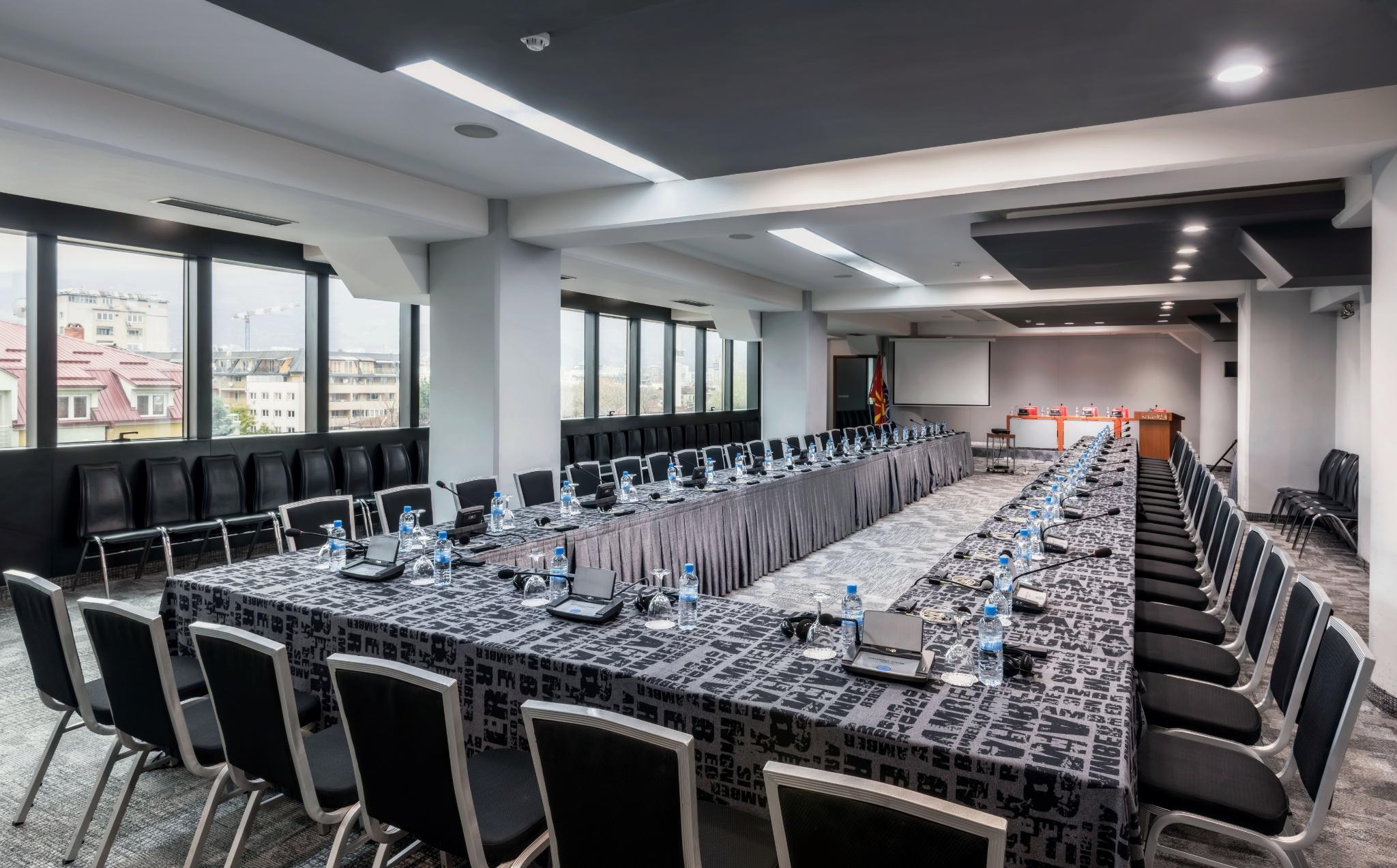 Hotel Arka Скоп'є Екстер'єр фото Meeting room