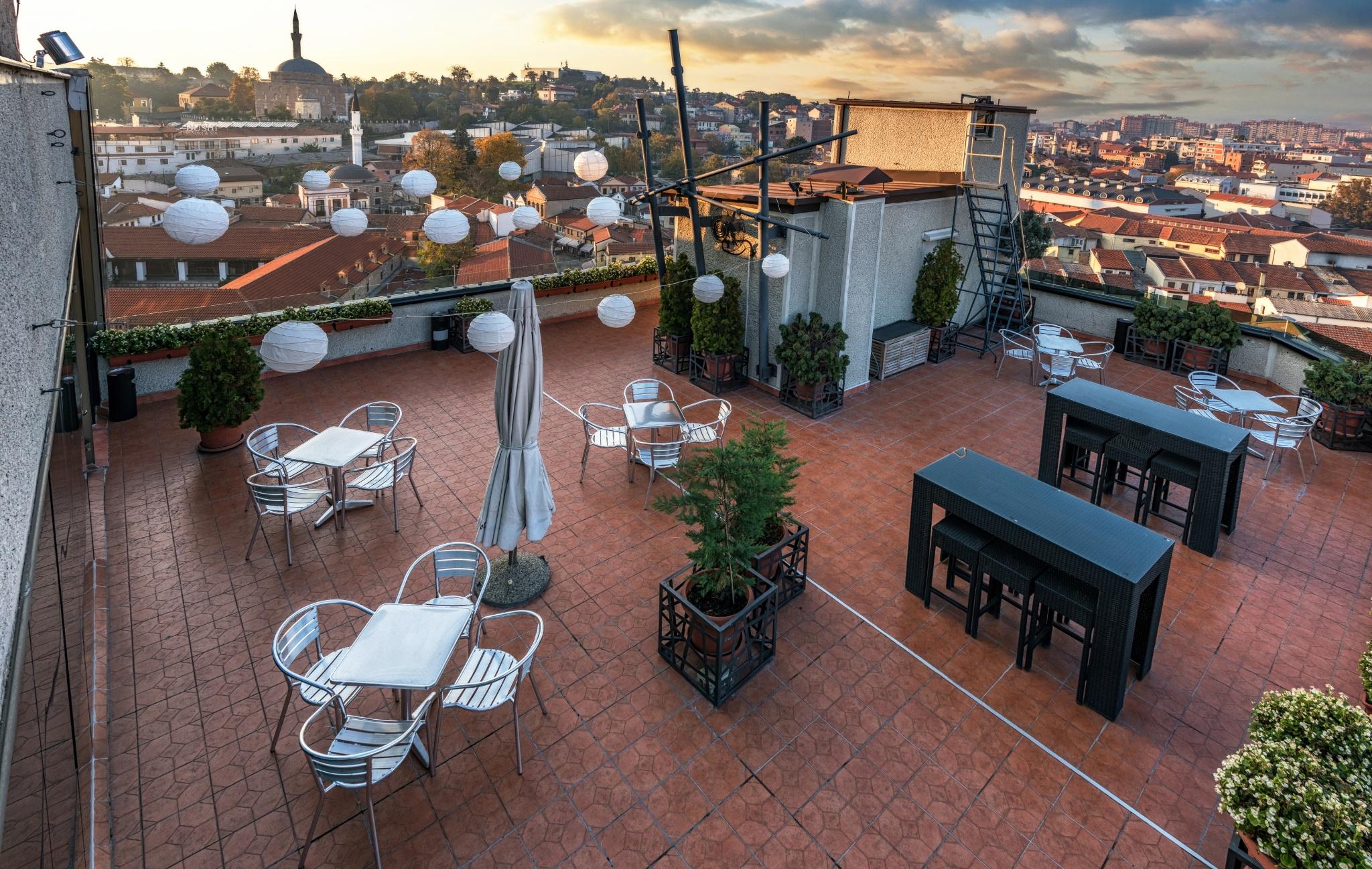 Hotel Arka Скоп'є Екстер'єр фото Rooftop bar