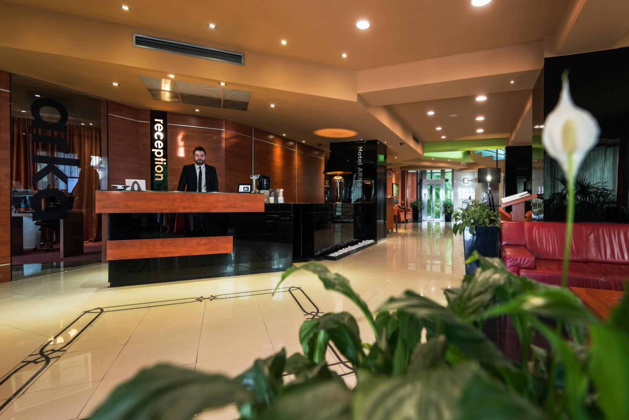 Hotel Arka Скоп'є Екстер'єр фото Reception